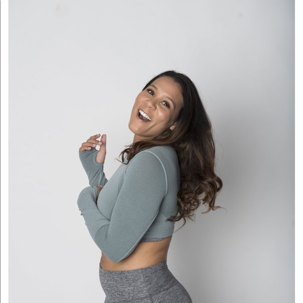 Invigorate seamless crop